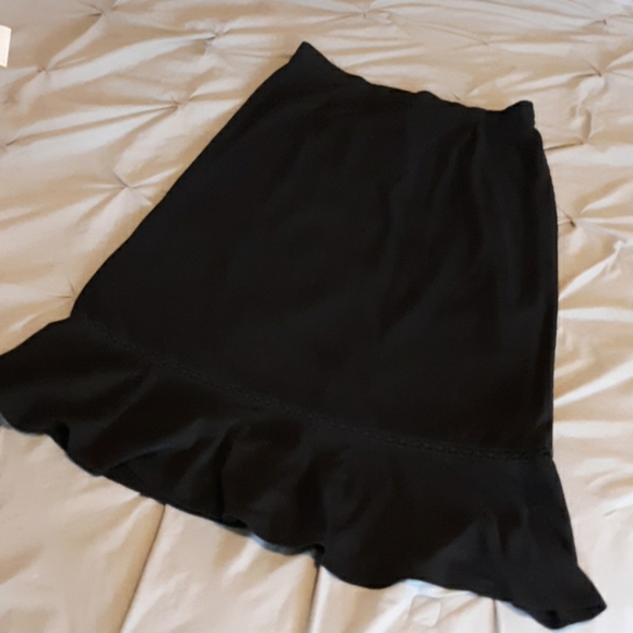 Black Mermaid Style Skirt - Picture 1 of 4
